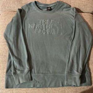 Women’s The North Face XL crewneck.